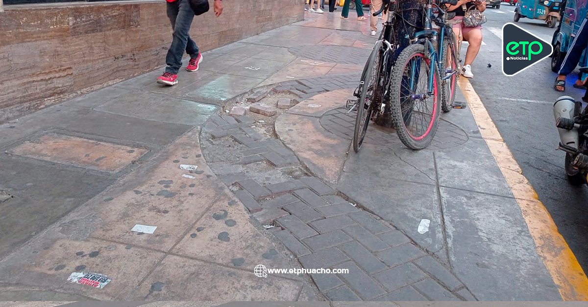 HUACHO: VEREDAS EN ESTADO CRÍTICO EN LA AV. 28 DE JULIO PONEN EN RIESGO A PEATONES