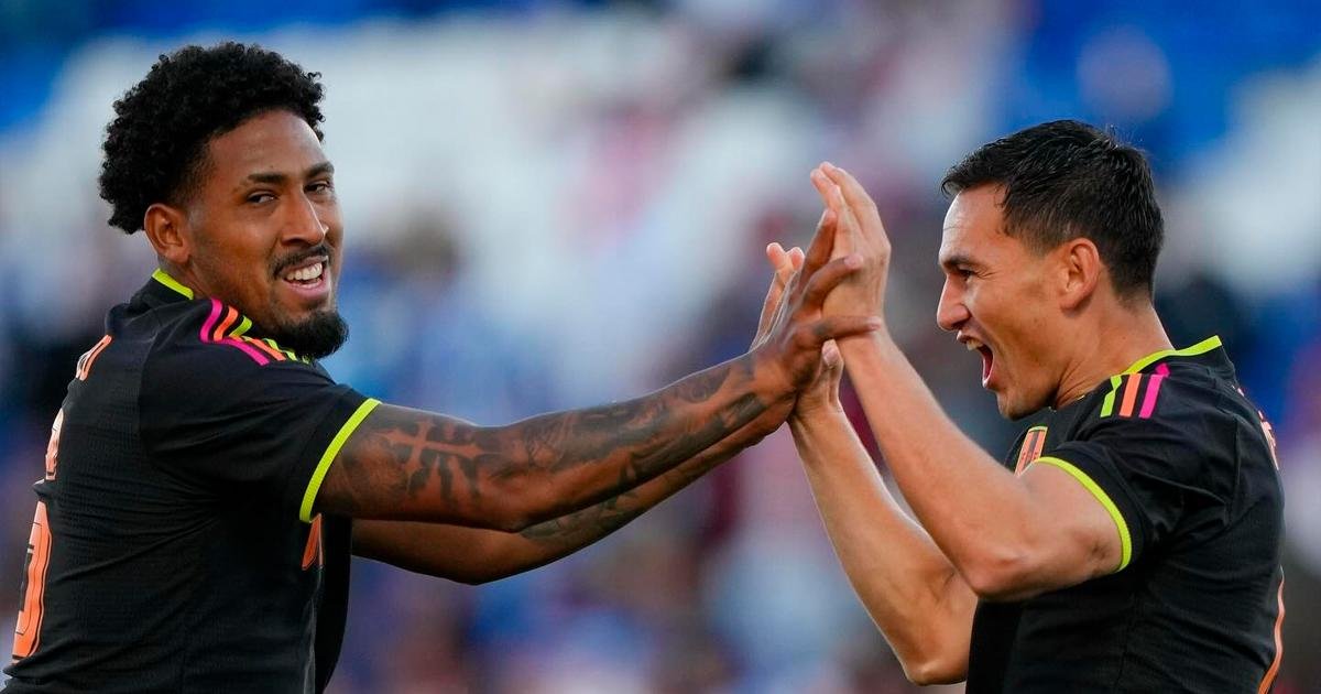 ¡En la última! Honduras rescató un empate a dos ante Perú